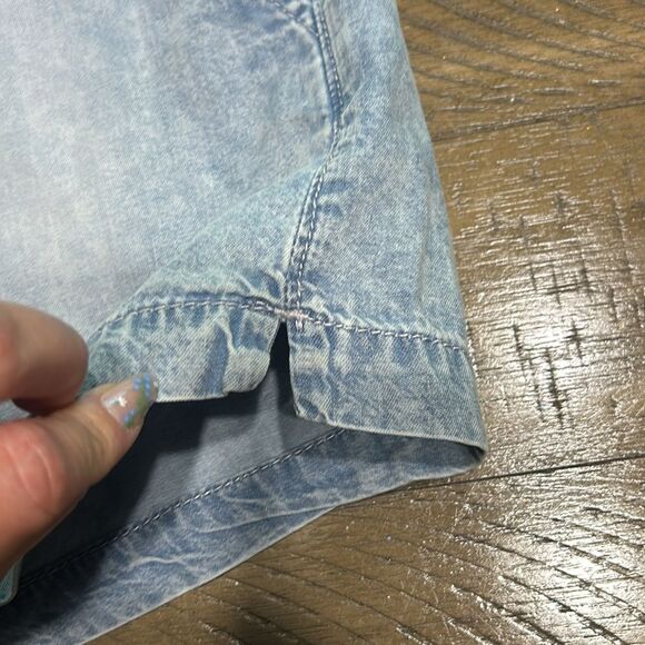 Celebrity Pink pull on jean shorts size medium - Picture 4 of 9